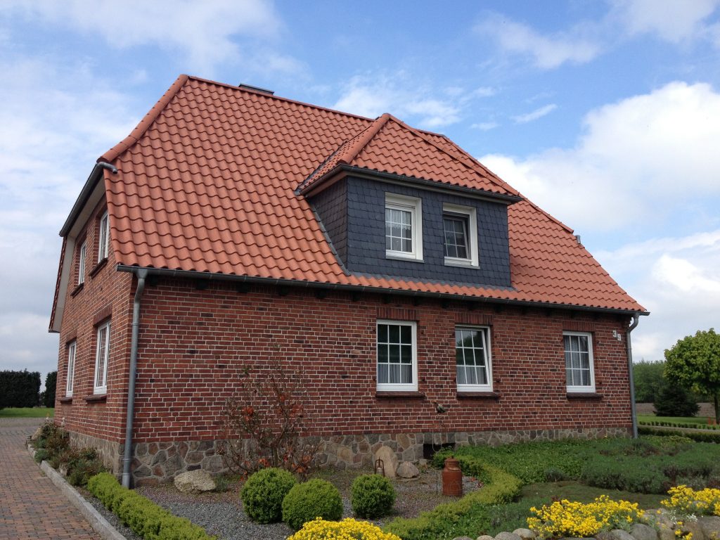 Haus nach der Dachsanierung