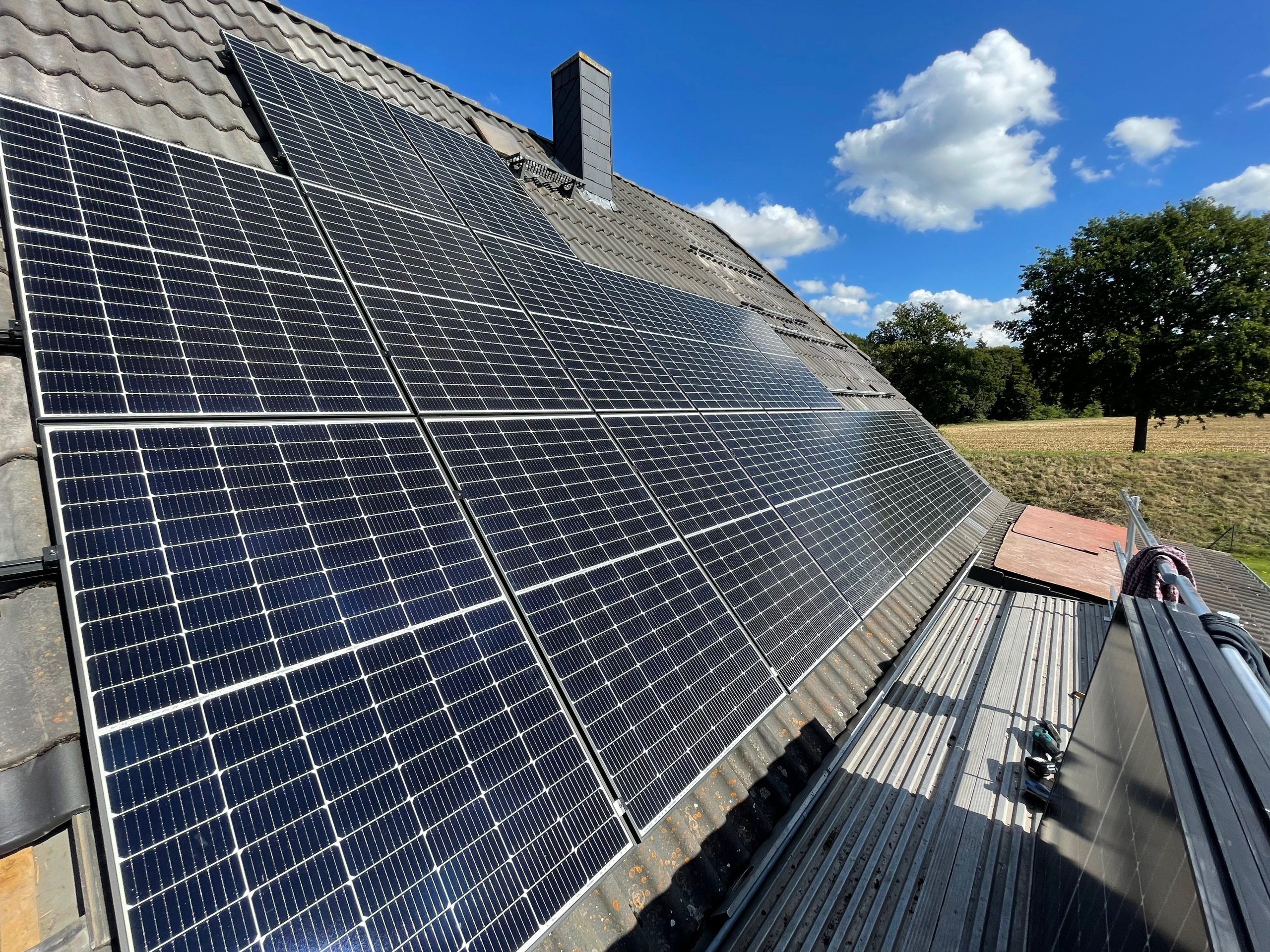 Dach mit Solaranlage